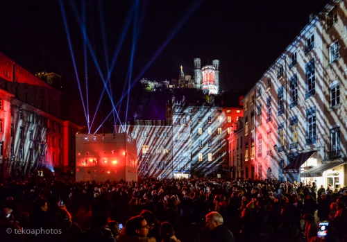 fourvière,place cathédrale,lyon,illuminations,fêtes des lumières