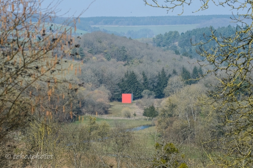 tekoaphotos,carré rouge,gloria friedmann,hubert guenin,tableau,refuge,villars,santenoge,haute-marne